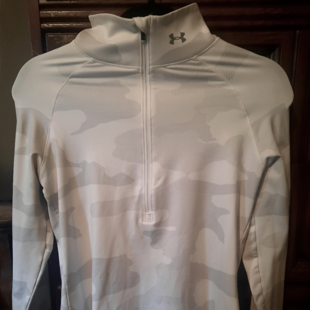 Under Armour 3/4 zip up